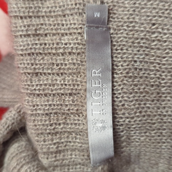 Tiger of Sweden Sweater. High cut SweaterSize M. - Picture 3 of 5